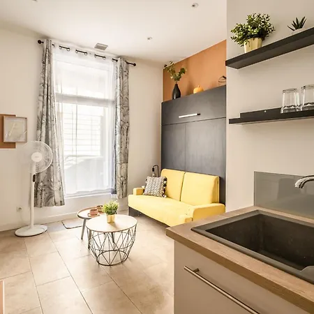 Helios Apartment *