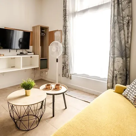 Helios Apartment *